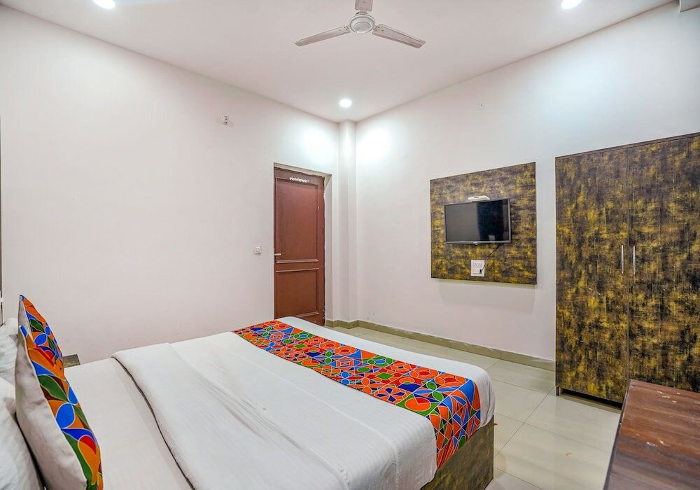 Фото Fabhotel Grand Inn