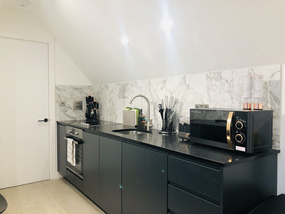 Фото Perfect Holiday Escape - 1 and 2 Bedroom Deluxe Apartments at Liverpool Street