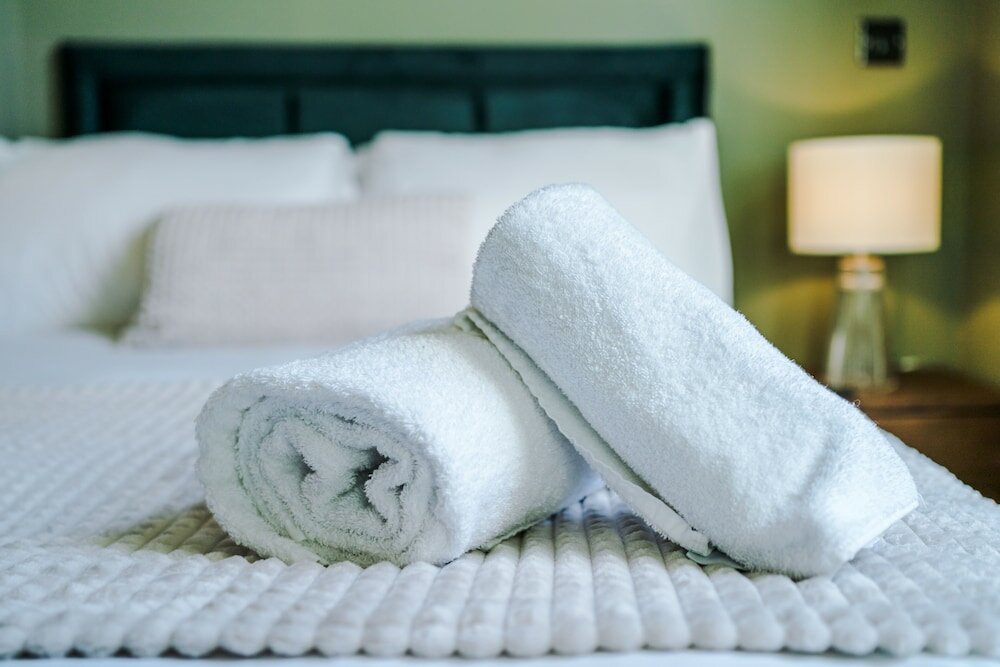 Фото Hilltop Serviced Apartments - Stockport