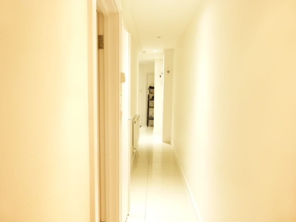 Фото Ss Property Hub - Large apartment near Hyde Park