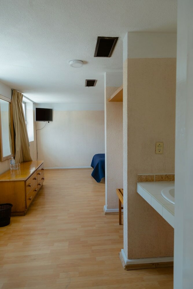 Фото Hotel Zacatecas Courts