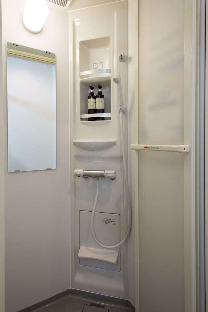 Фото T&k Hostel Kobe Sannomiya East