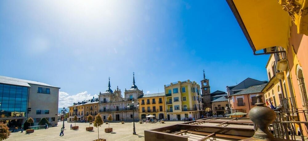 Фото Hotel Aroi Bierzo Plaza