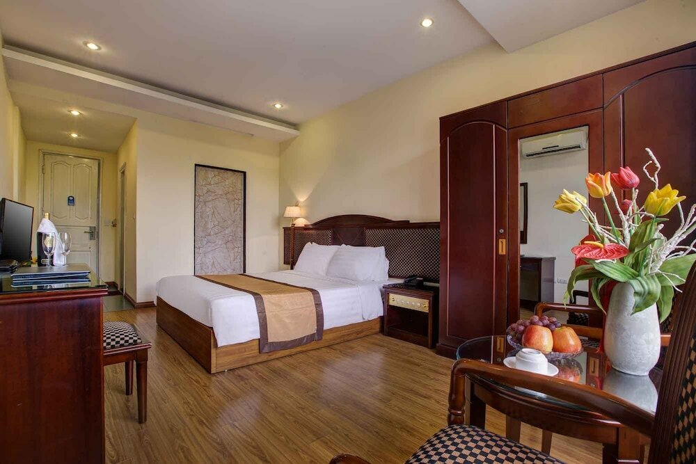 Фото Khach San Tqt2