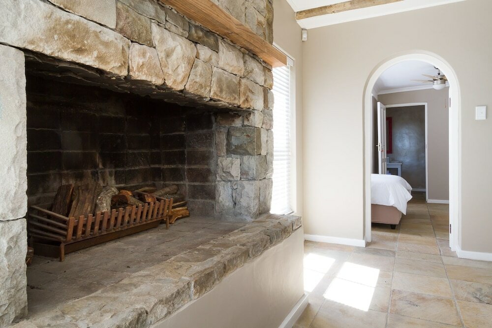 Фото Fin Whale Beach House