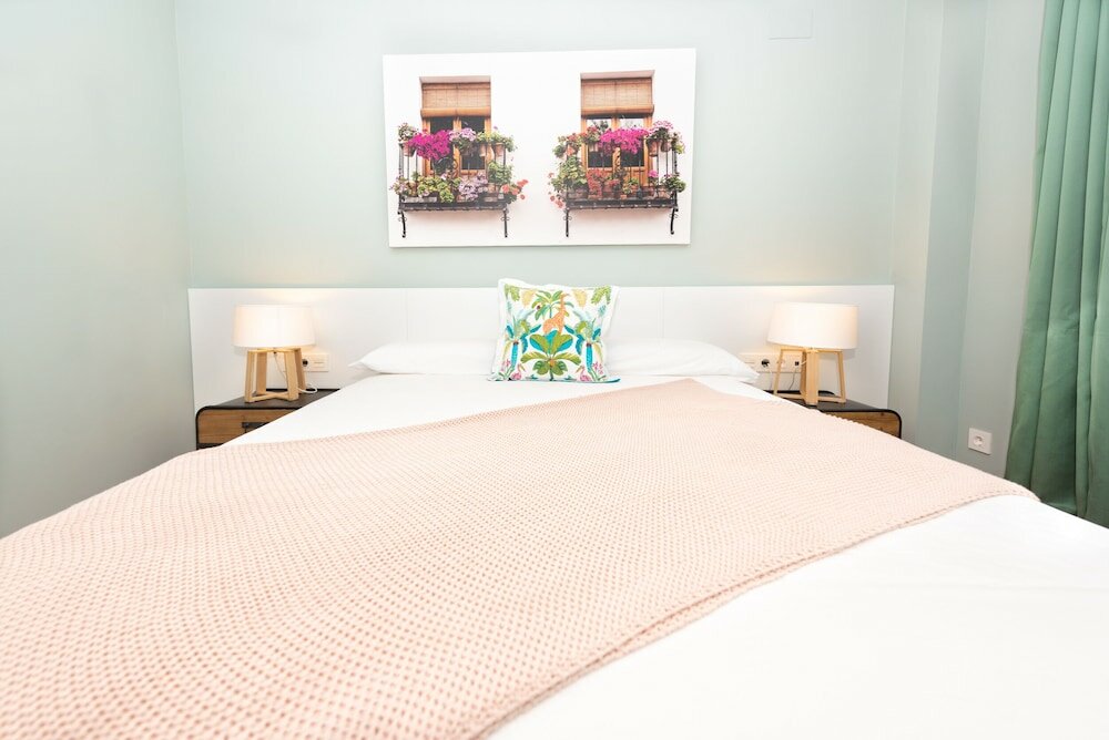 Фото Continental Suit Sky