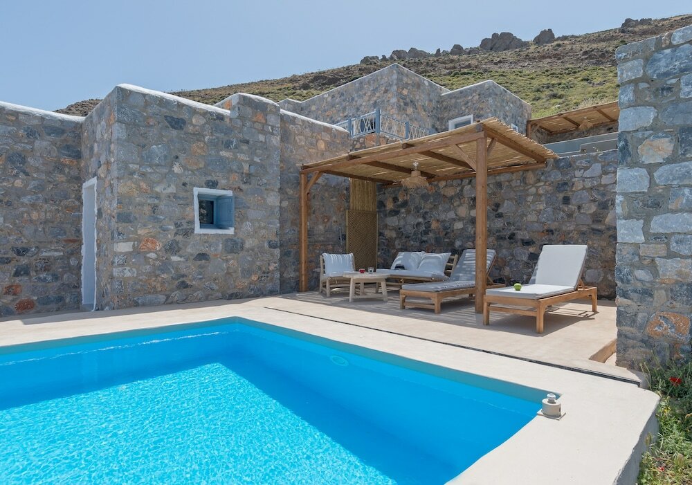 Фото Nisides Suites