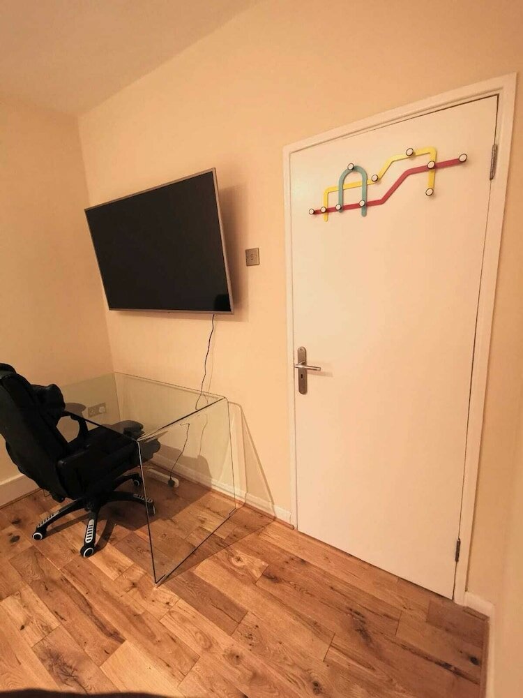 Фото Umbrella Properties Woolwich London