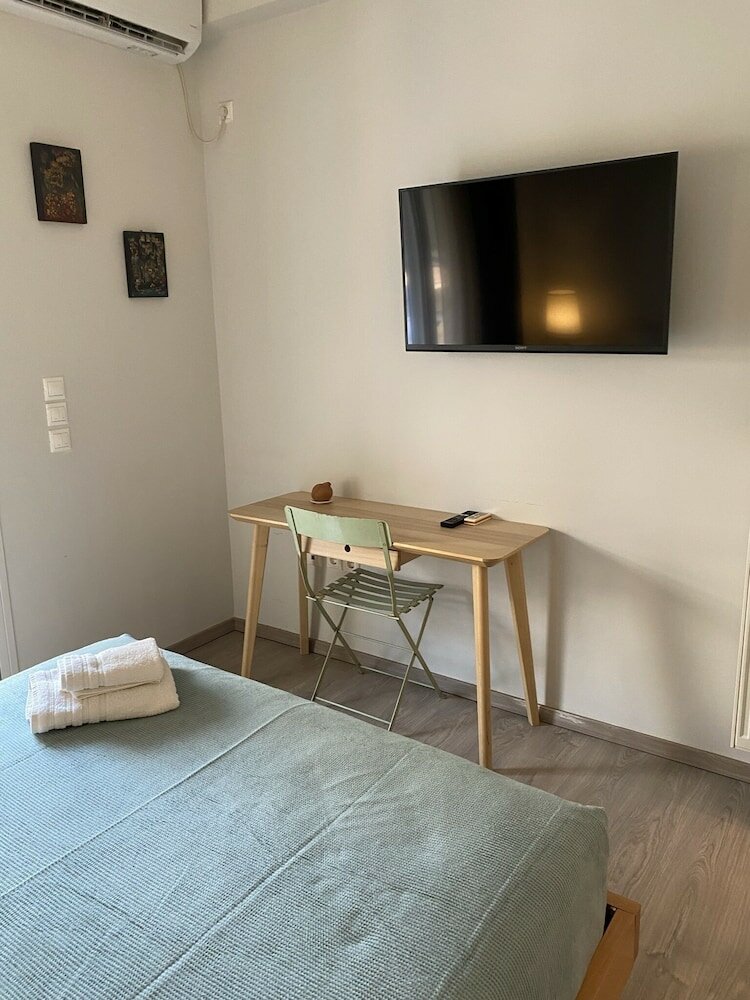 Фото A Skip Away from the Acropolis Museum