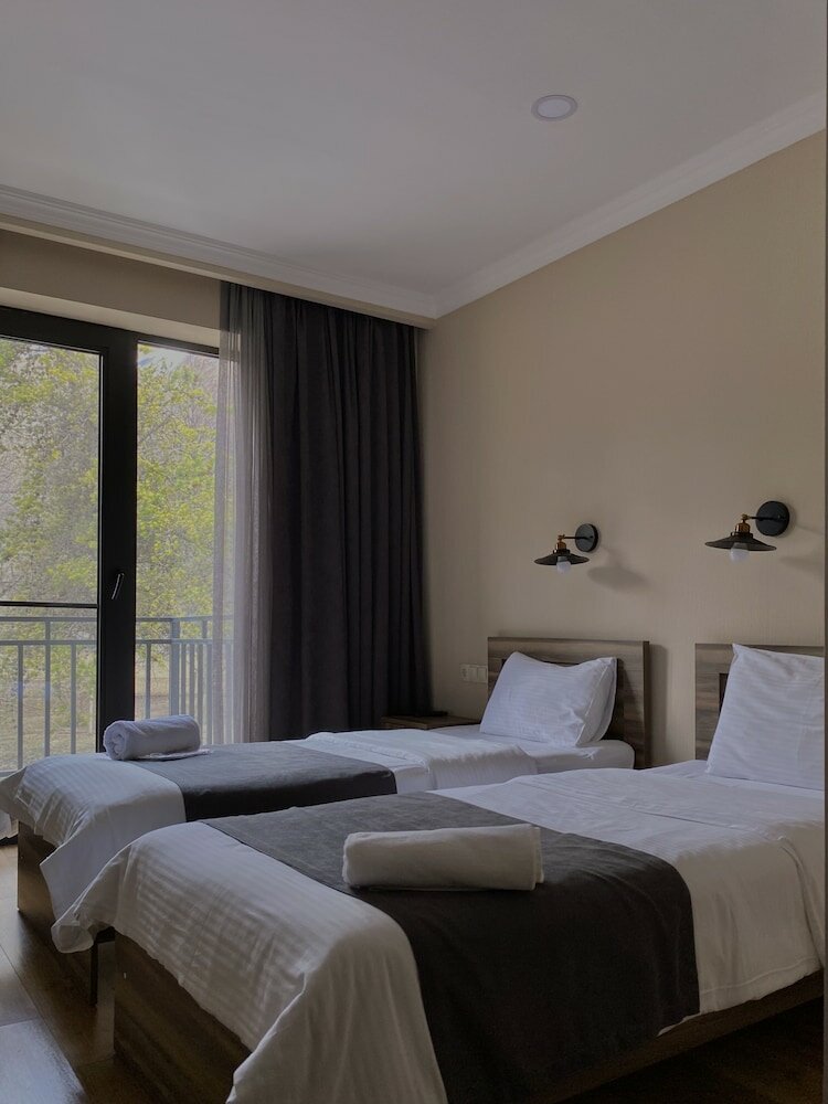 Фото Gold Kazbegi