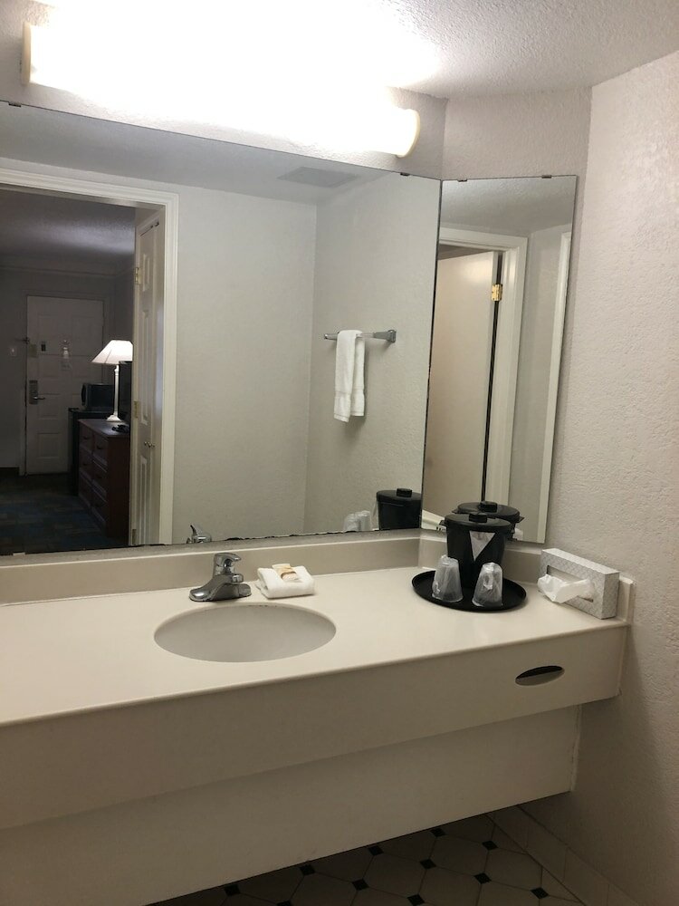 Фото La Quinta Inn by Wyndham Austin Oltorf