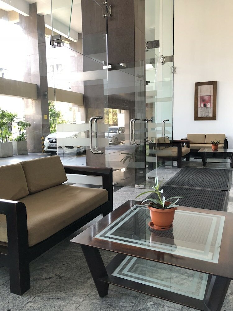 Фото Hedges Court Residencies Colombo City