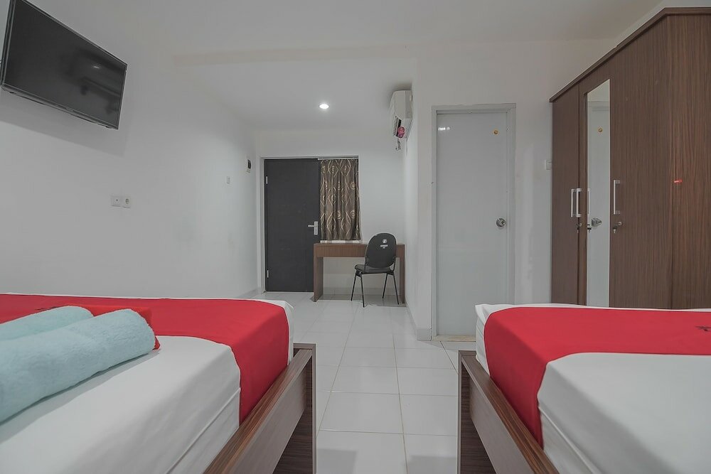 Фото RedDoorz near Living Plaza Balikpapan