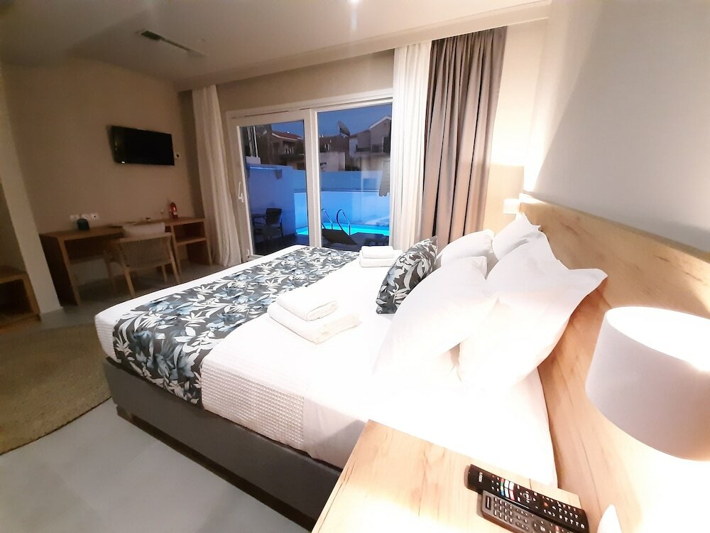 Фото Sarpidon Suites