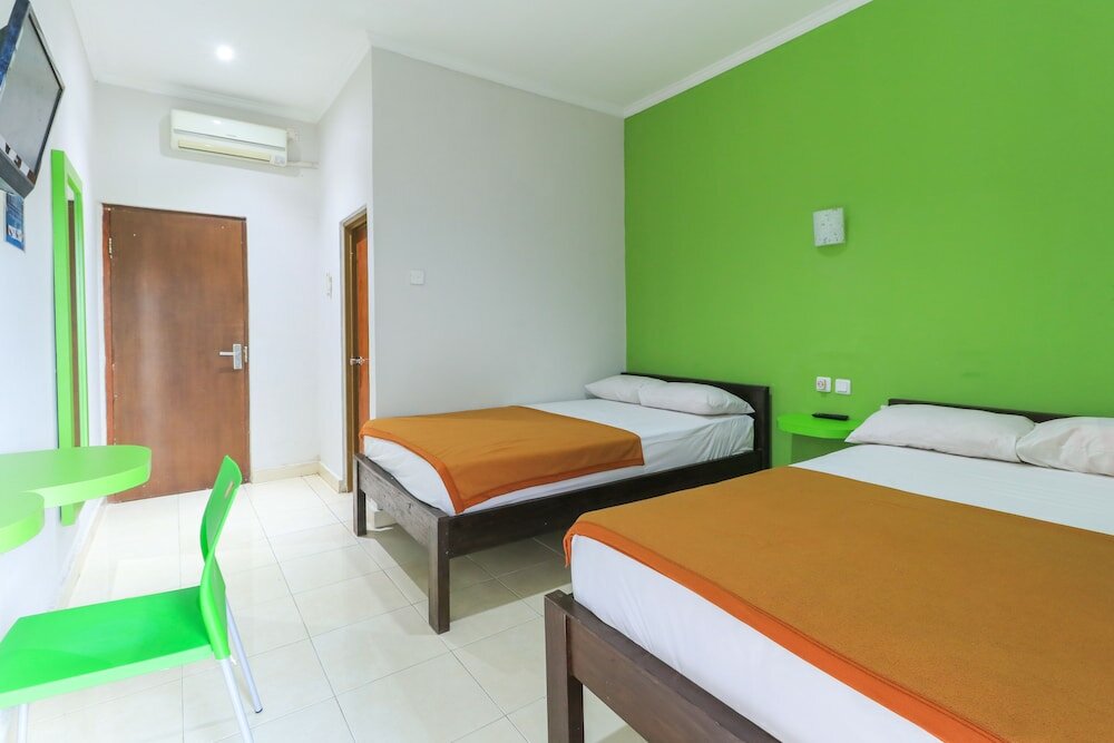 Фото Hotel Warta Putra