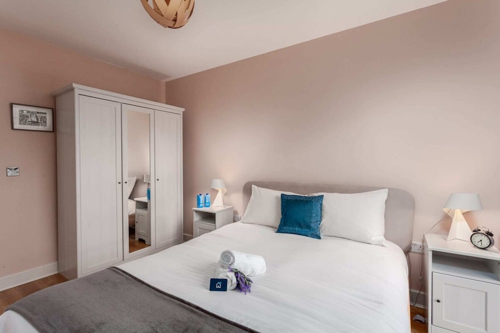 Фото Bright and Stylish Kennington Gem