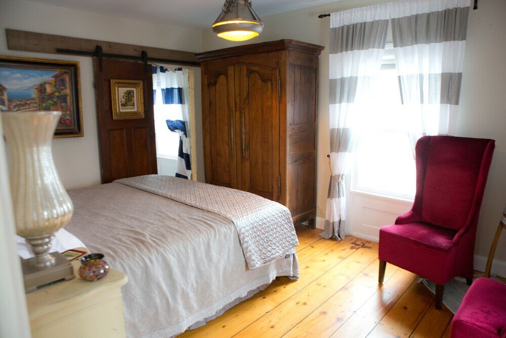 Фото Red Mahone Bed & Breakfast