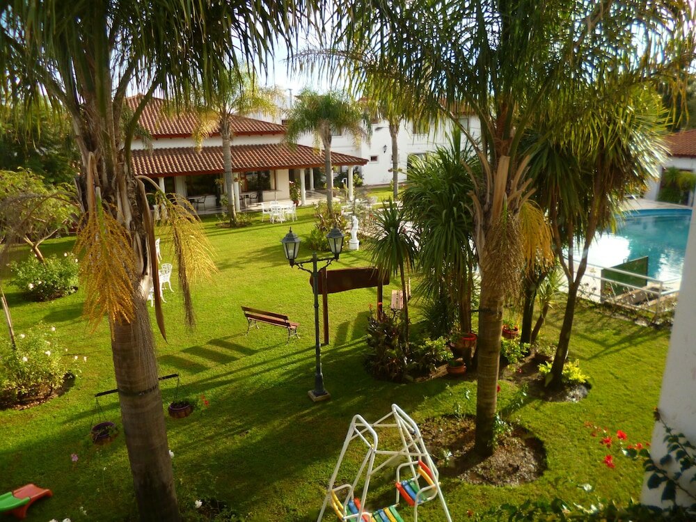 Фото Hotel Garden House