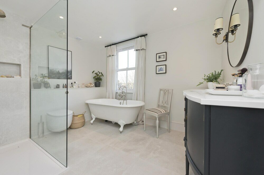 Фото Interior Designed House With Garden in North West London by Underthedoormat