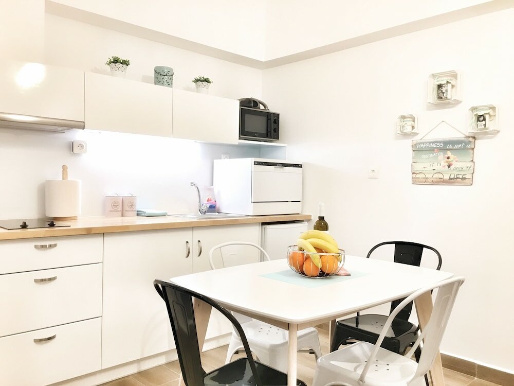 Фото Athina apartments