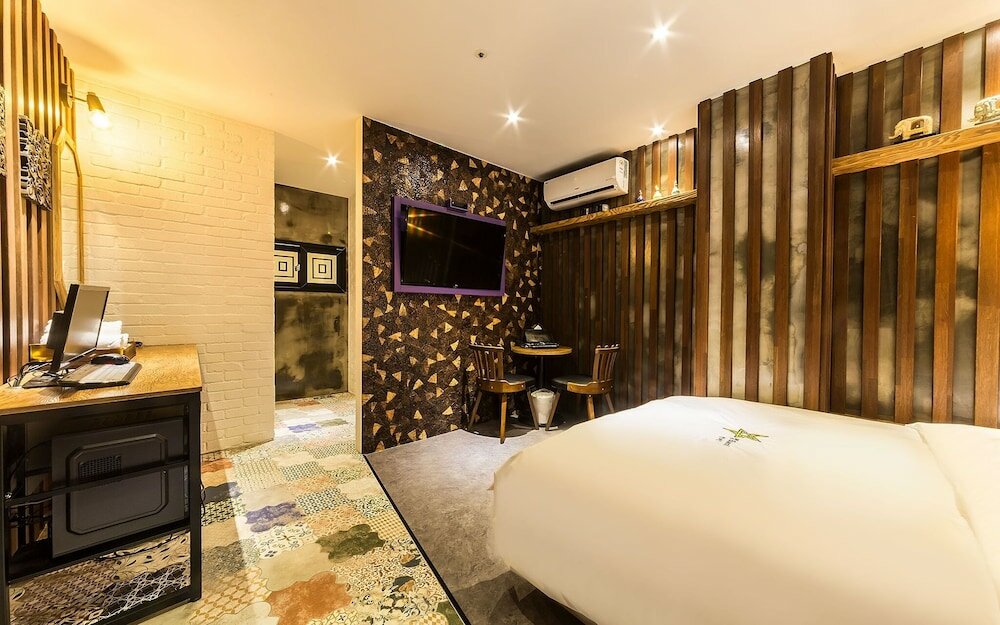 Фото Anyang Beomgye Byeol Hotel