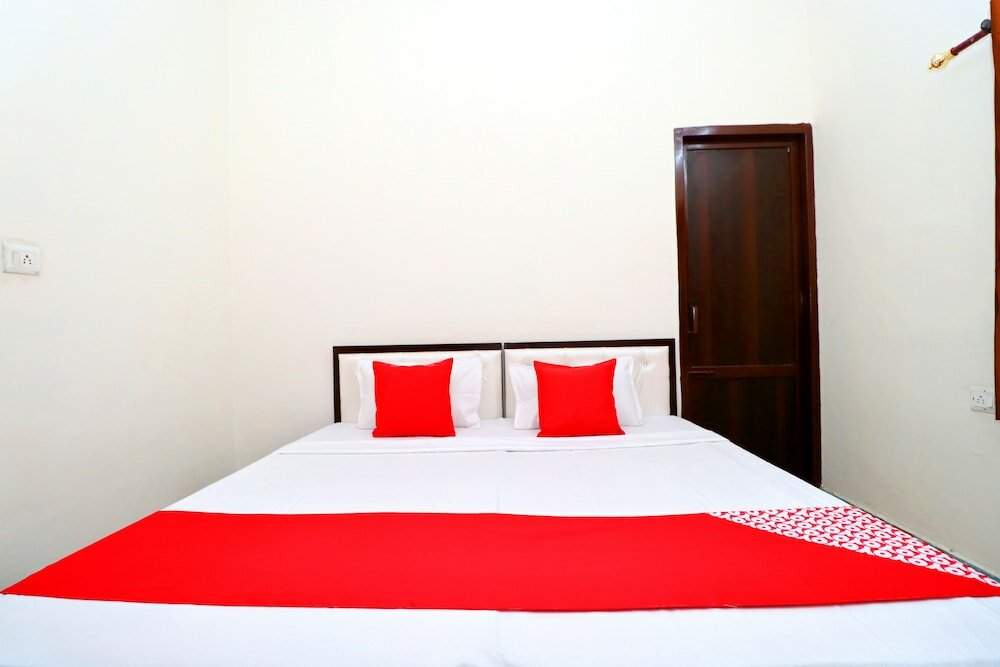 Фото Oyo 37097 Raj Apartments