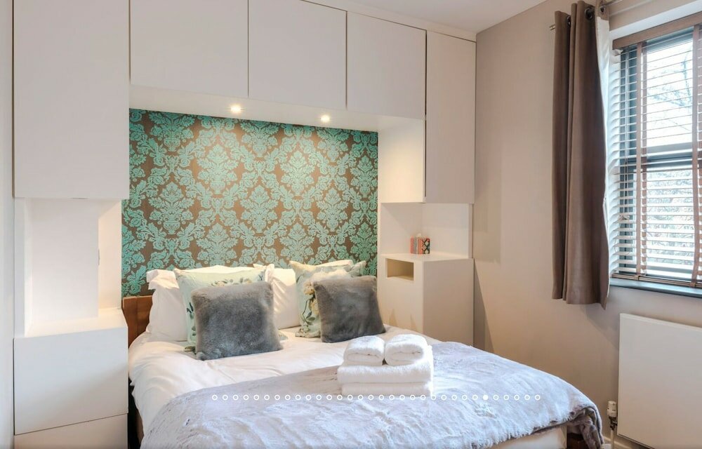 Фото Neon Dream Playfull 2 bedroom