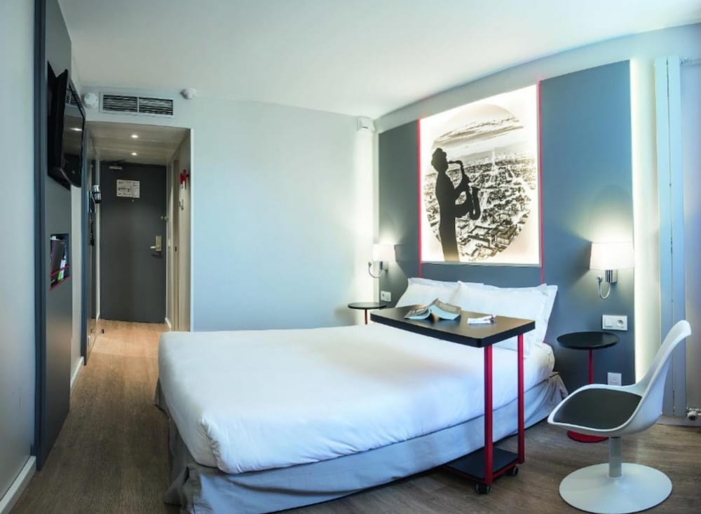 Фото Hotel Périphérie Porte de Saint Ouen