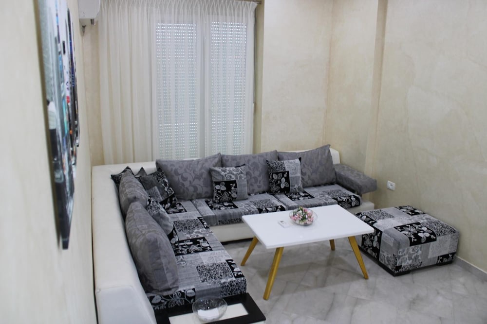 Фото Hotel New York Kamez