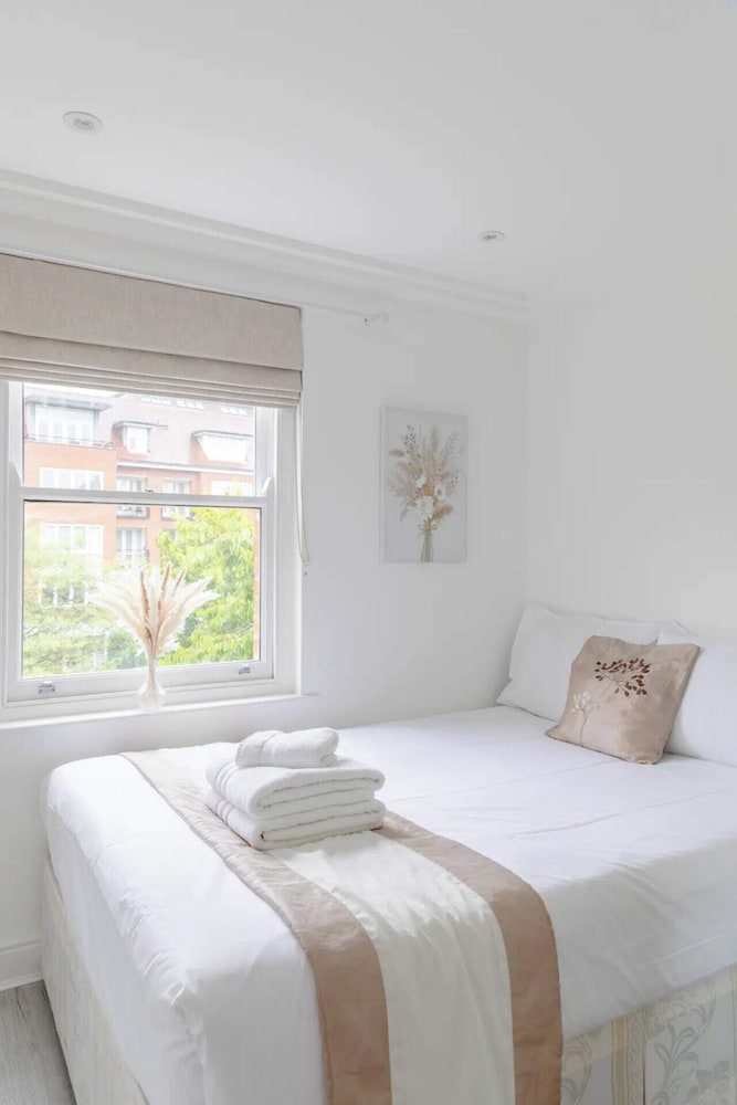 Фото Chic & Peaceful 2bd Flat - Hampstead
