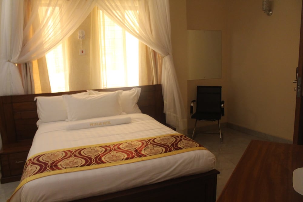 Фото Prinias Hotel