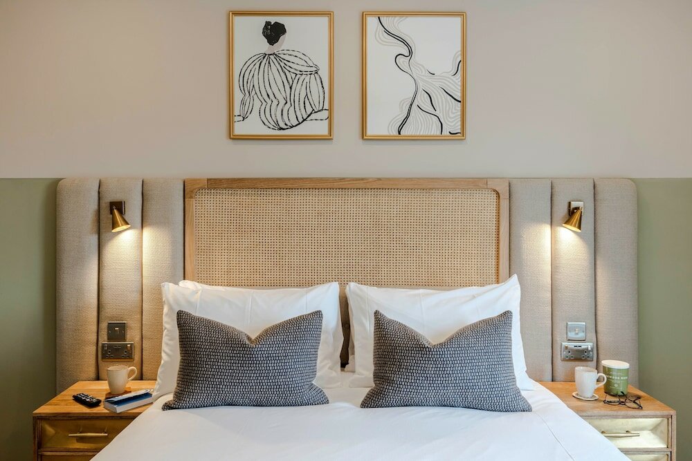 Фото Your Apartment Shepherd's Bush