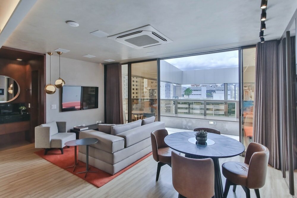 Фото Loft alto padrão com varanda