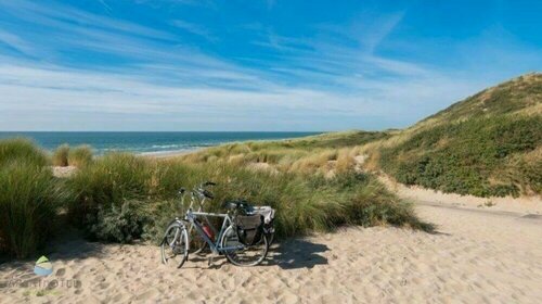 Гостиница Luxury, 3-person Apartment Within Walking Distance of the Beach in Zoutelande