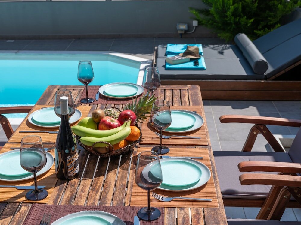 Фото Grey House by Checkin