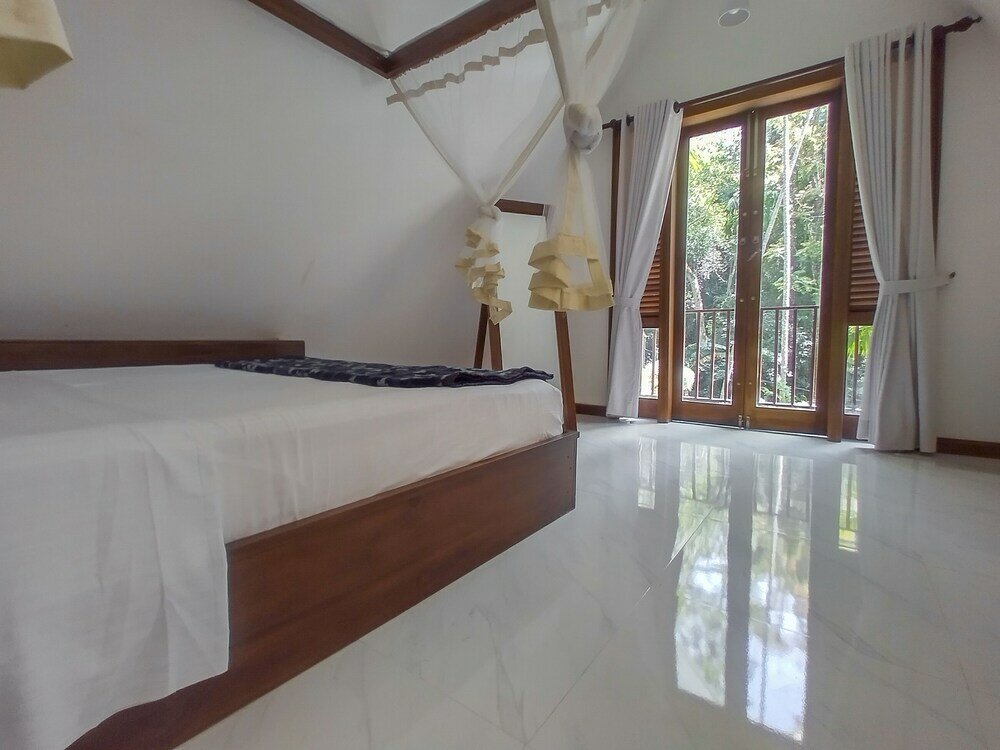 Фото Once in Ella