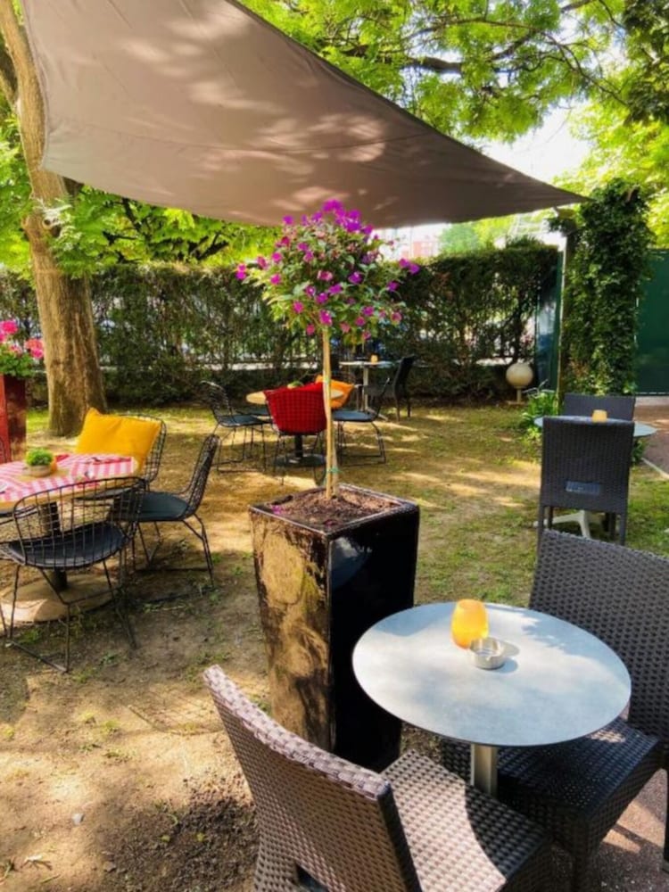 Фото Hotel Périphérie Porte de Saint Ouen