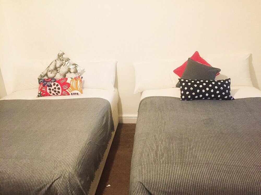 Фото North London Cottage