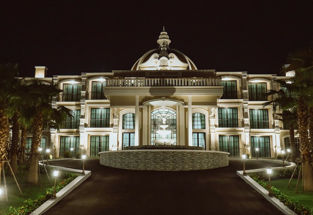 Фото Grand Lord Hotel& Residence