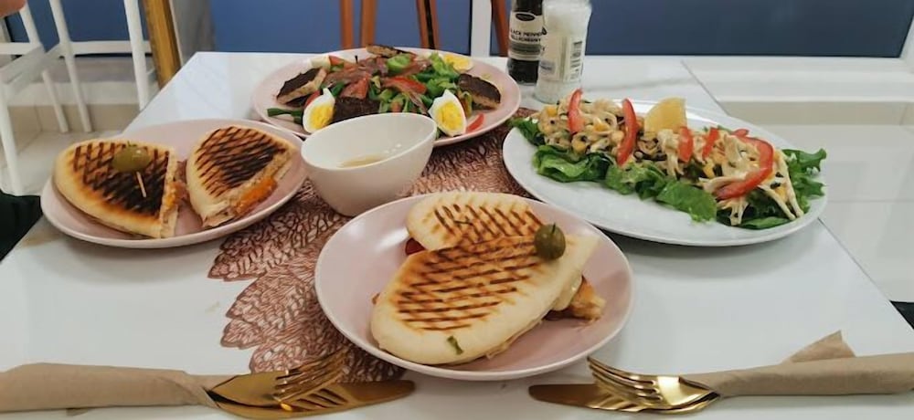 Фото Royale Suites by Arc Royale Luxury Apartments