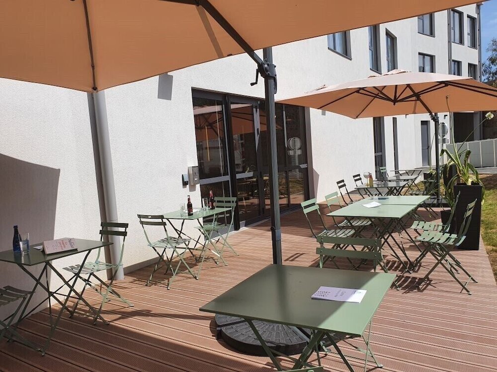 Фото Campanile Saint-Brieuc Centre - Gare