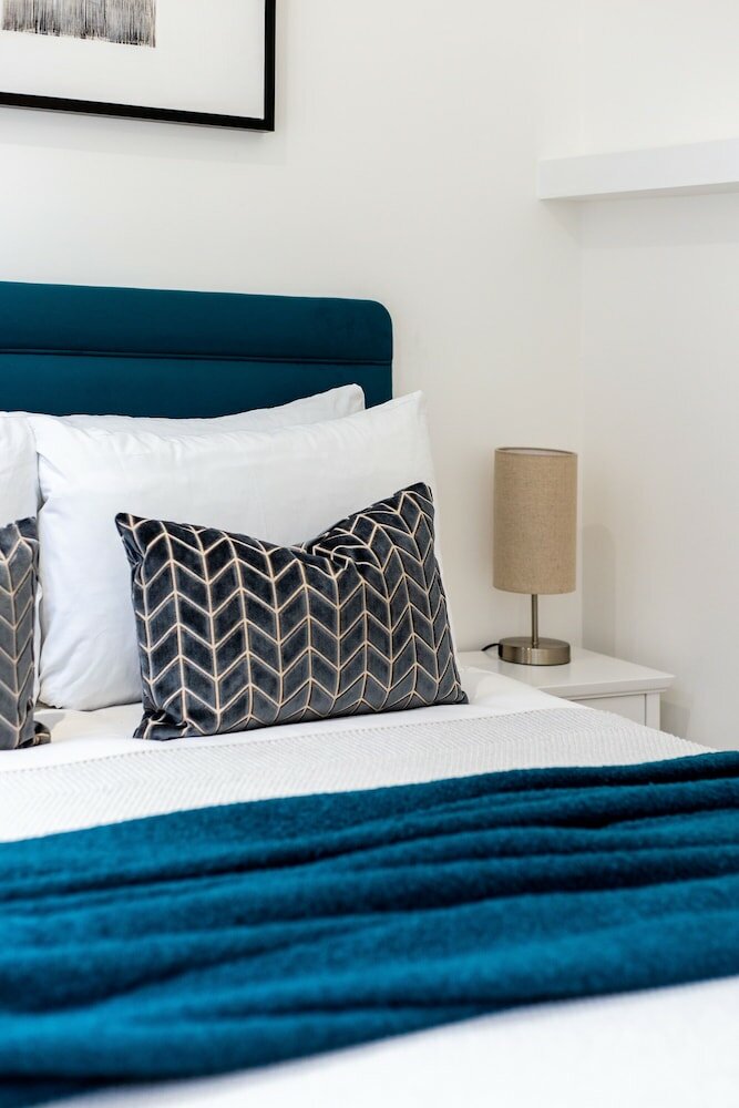 Фото 2 Bed 2 Bath Apartment Off Regent Street