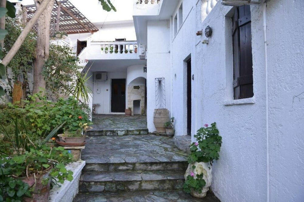 Фото Troullos Traditional Houses