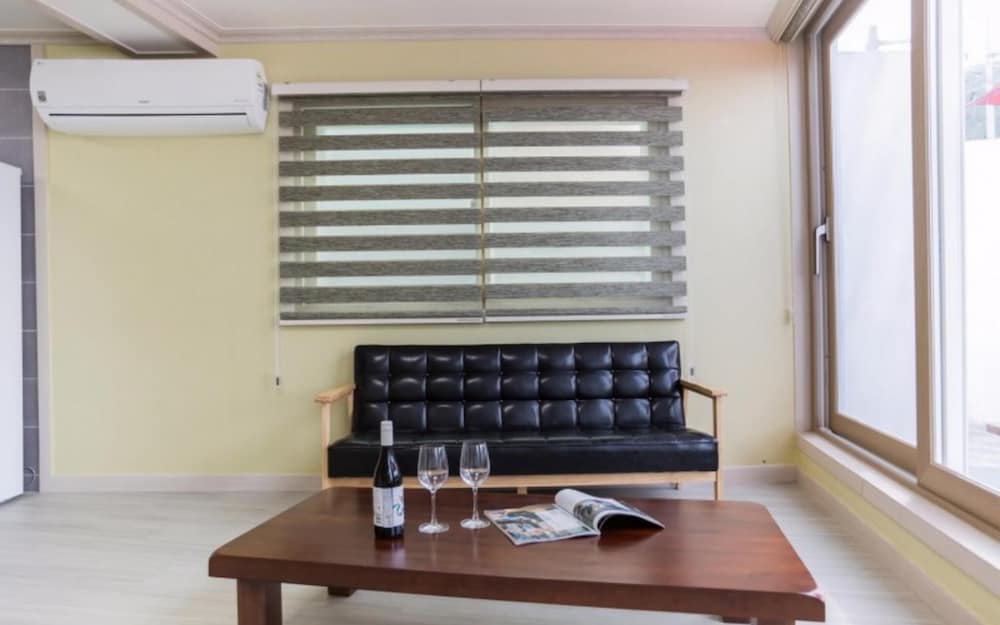 Фото Yeosu Ocean View Pension