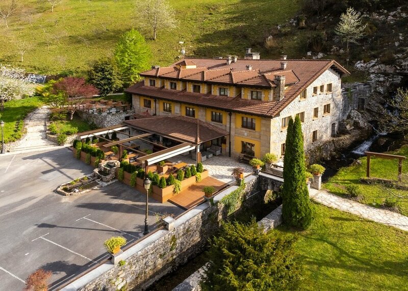 Гостиница Logis Hotel Restaurante La Casa de Juansabeli