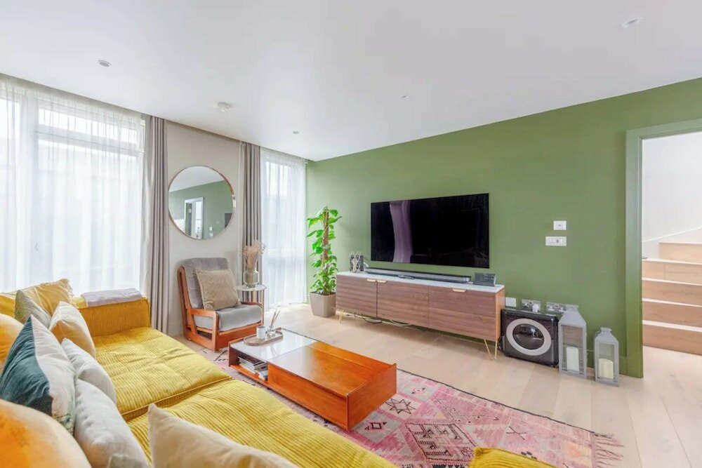 Фото Chic 2bd Flat With Roof Terrace - Kilburn
