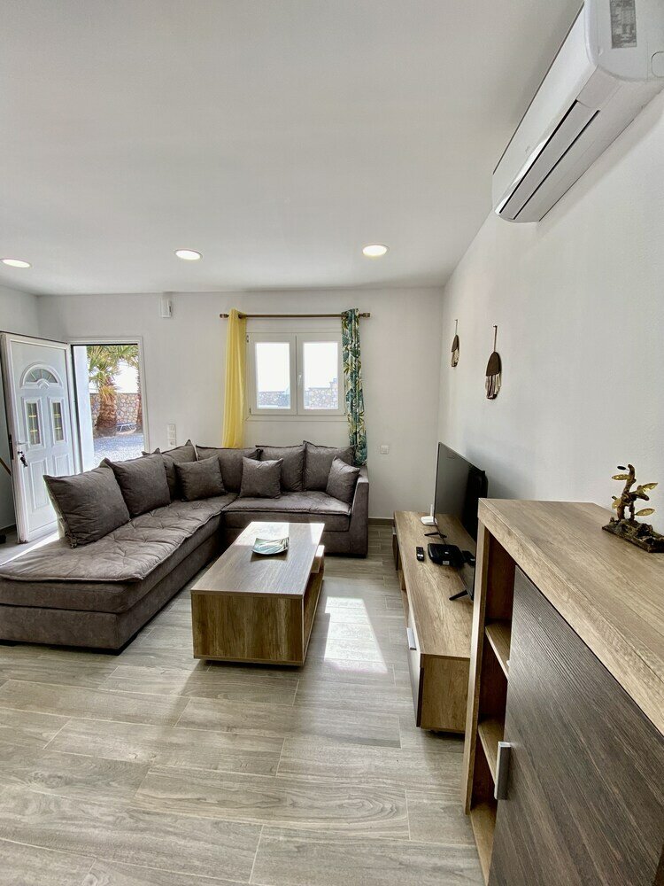 Фото Sea Sound Villa at Perivolos Santorini