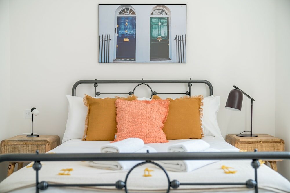 Фото Altido Spectacular 3-Bed Flat Near Holland Park