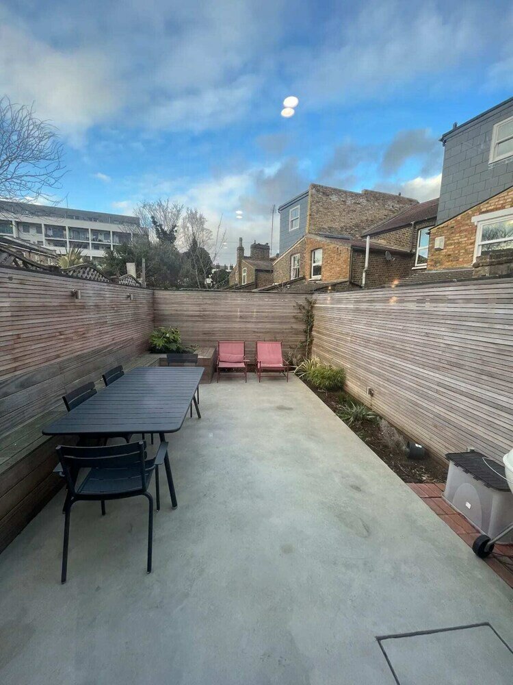 Фото Beautiful Minimalistic 2bd House - Victoria Park