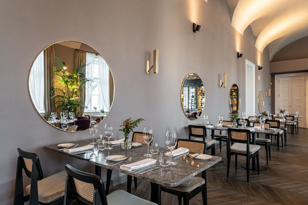 Фото Botaniq Castle of Tura